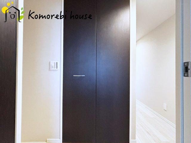 コスモ大宮日進ビューステージの収納|縦型の収納は見せたくないものは隠しつつ、使いやすさと整理整頓の両方を叶えます。