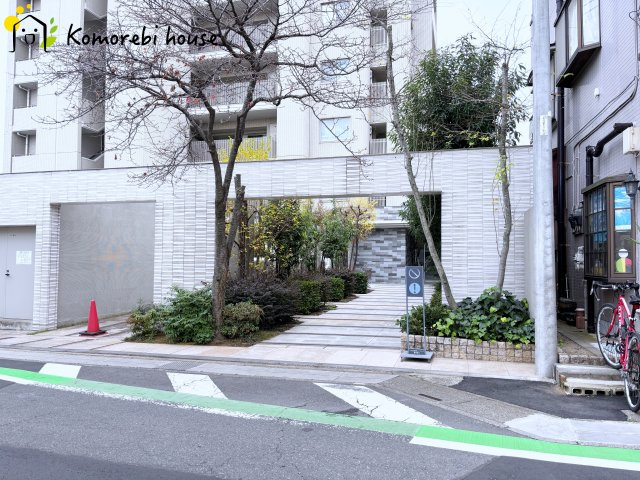 コスモ大宮日進ビューステージのエントランス