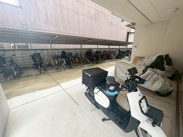 ネバーランド烏丸五条の外観