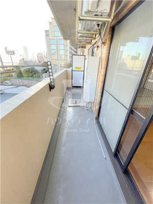 【バルコニー】 | ダイアパレススタツィオーネ | お洗濯にも便利なバルコニー付き