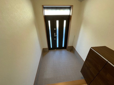 【玄関】 | 東中浜2丁目貸家