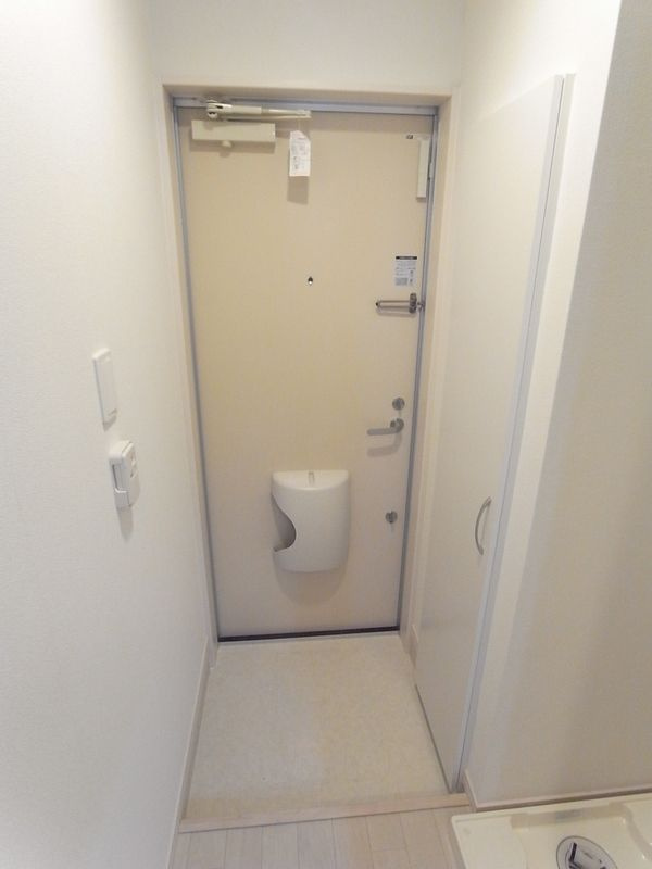 リブリ・MIYABIの玄関