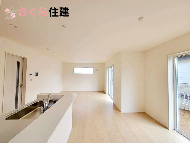 リーブルガーデン宇都宮細谷第7　2号棟の居間・リビング|18帖の広々リビング