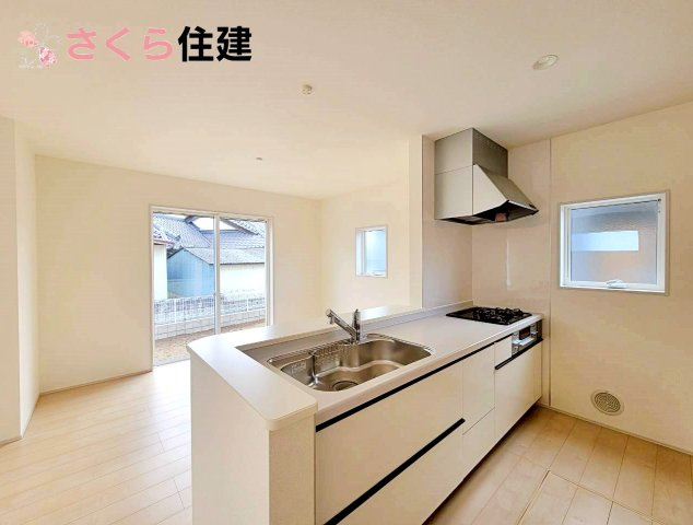 リーブルガーデン宇都宮細谷第7　2号棟のキッチン|対面式システムキッチン。家族とコミュニケーションをとりながら家事ができます
