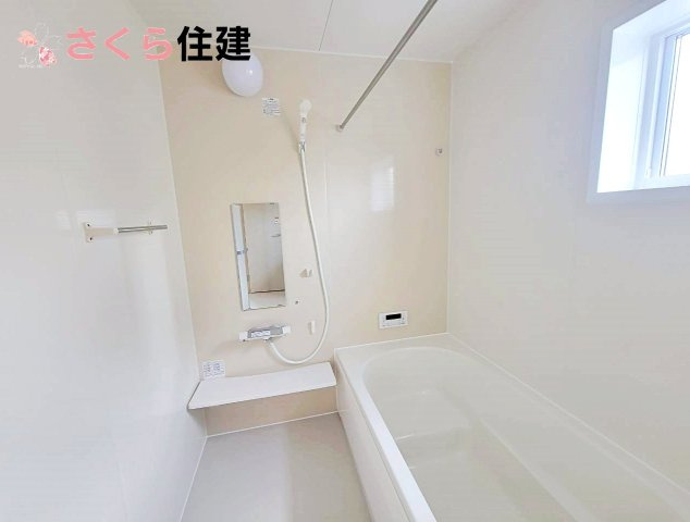 リーブルガーデン宇都宮細谷第7　2号棟の浴室|雨の日や湿気の多い梅雨時期などに重宝する浴室暖房乾燥機付きです。