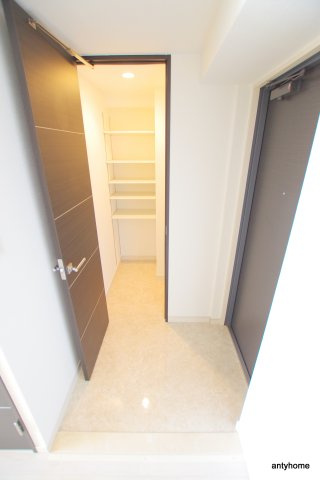 カスタリア新梅田　仲介手数料無料の玄関