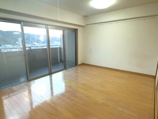 サーパス西の土居 8階の居間・リビング