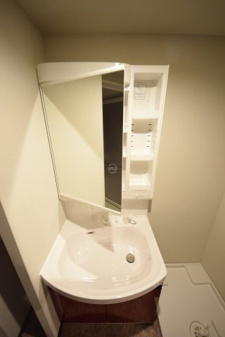 ブリリアントジュネス本町の独立洗面台|ブリリアントジュネス本町　独立洗面台