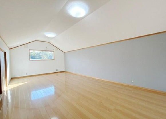 【中古】鶴ヶ島市町屋中古住宅の洋室|2F 14帖洋室です！