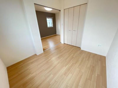 【内装】 | アンジェリーナ | 洋室