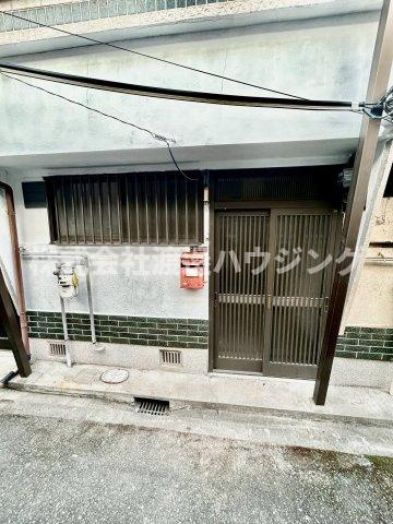 苅田9丁目テラスハウスのエントランス