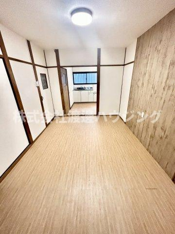 苅田9丁目テラスハウスの居間・リビング