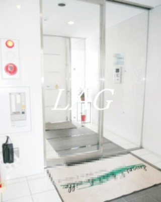 【エントランス】 | ドゥバン・ロテル・ド・ヴューユ | エントランスです。