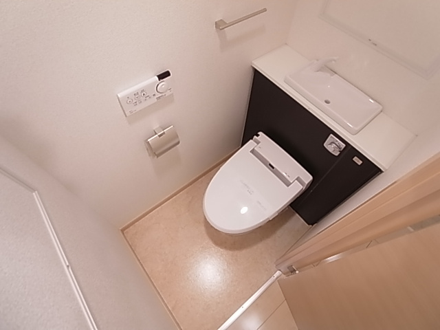 神戸市須磨区村雨町４丁目の賃貸マンションのトイレ|ウォシュレット付