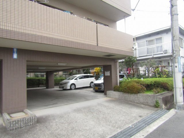 ステラハイムの駐車場