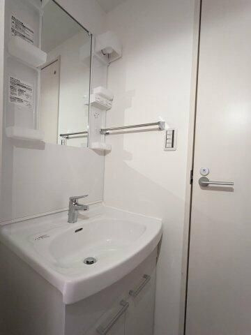 イクシオ錦町の洗面所