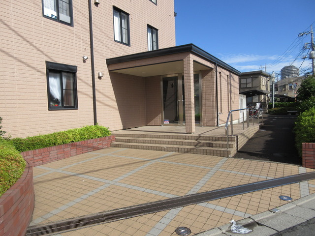 アステイオンⅠのエントランス|★オートロック付きエントランス★