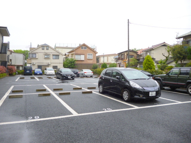 アステイオンⅠの駐車場|★敷地内駐車場完備★