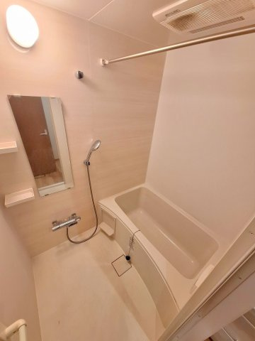 アステイオンⅠの浴室|☆お子さんと一緒に入れる広いお風呂☆