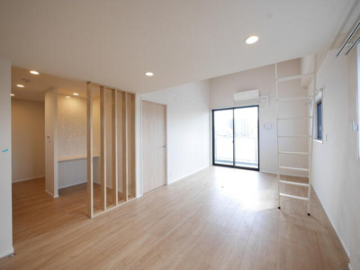 【居間・リビング】 | パークロード川口 | 写真は603号室