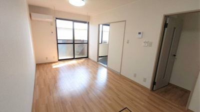 【居間・リビング】 | セジュール中丸 | 9帖