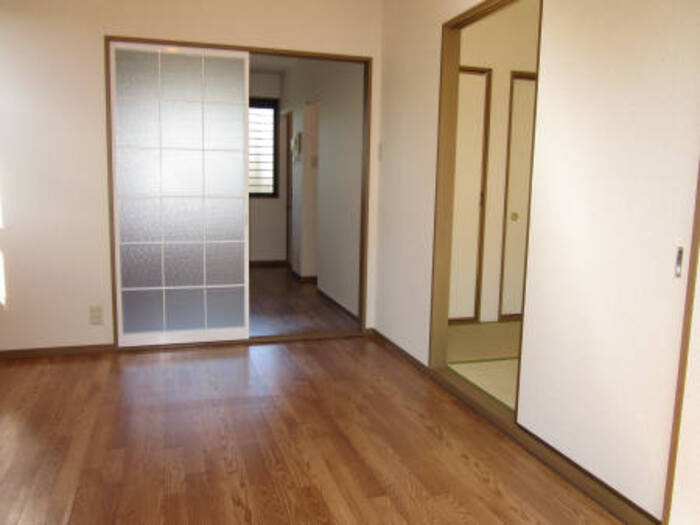 サンフォーラムの洋室