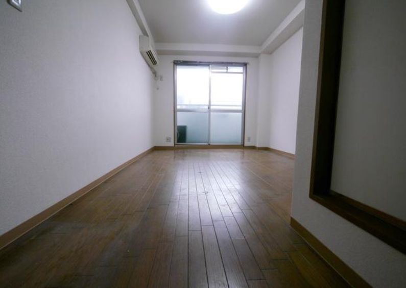 メゾン・ド・飯塚の居間・リビング