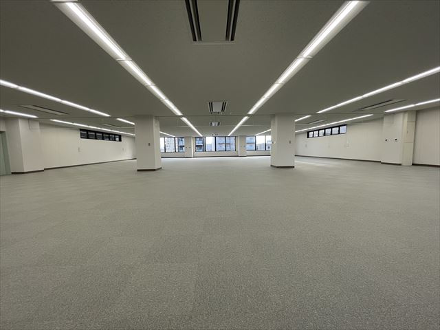 宍倉ビルの内装