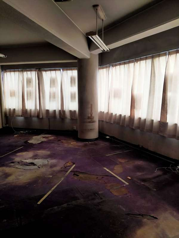 長島ビルの駐車場