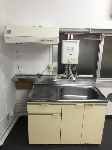 銀友ビルのキッチン