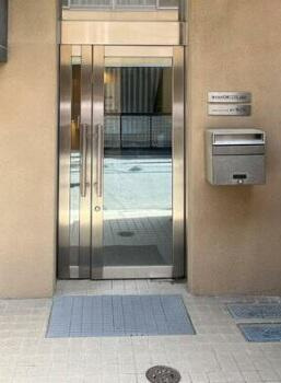 ＮＳビルのエントランス