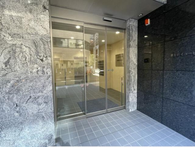 第１セイコービルのエントランス