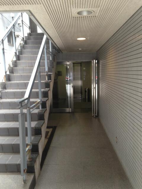 第二坂本ビルの洋室