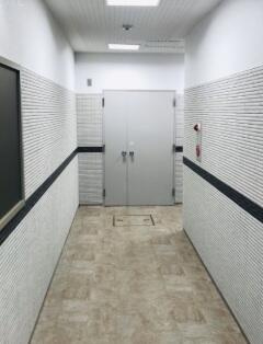 赤坂スバルビルの洋室