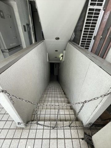 大栄堂ビルの洋室