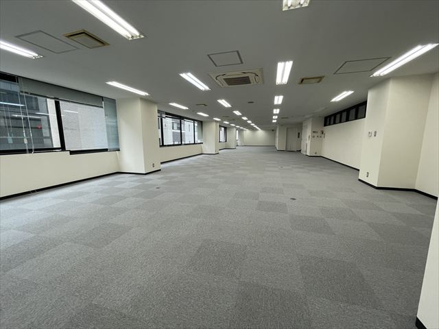 東益ビルの内装