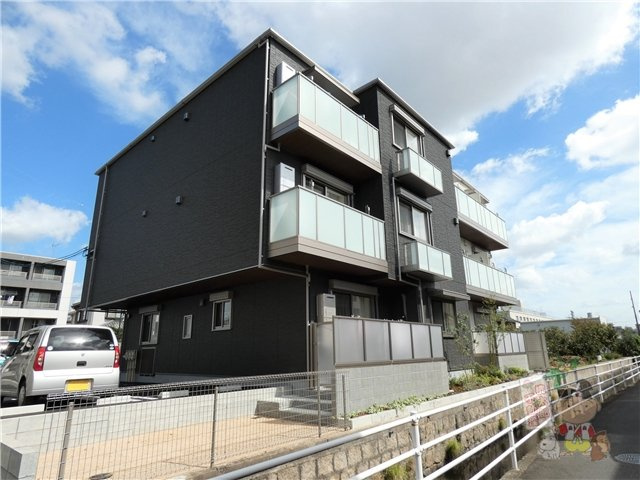 トワール・イーストの外観