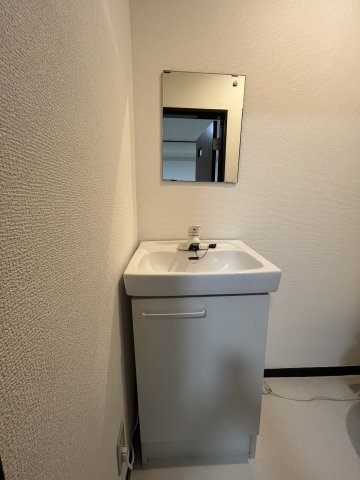 目黒ビジネスマンション303号室の洗面所