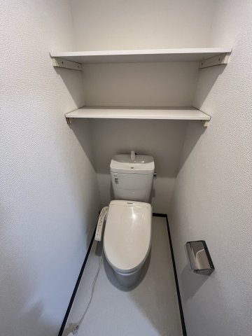 目黒ビジネスマンション303号室のトイレ