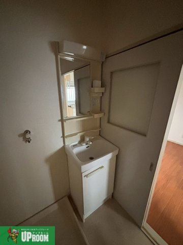 六軒屋ハイツの独立洗面台