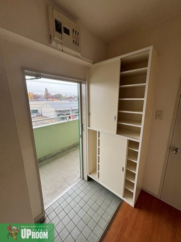六軒屋ハイツの玄関