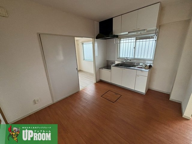 六軒屋ハイツの居間・リビング