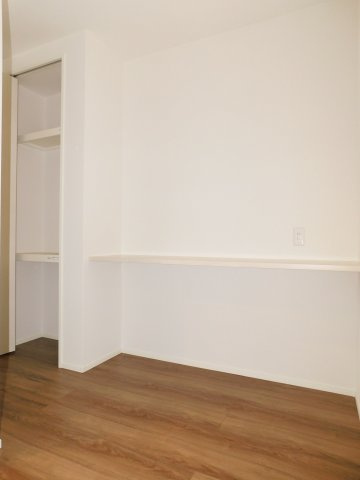 名古屋市西区大野木３丁目の新築一戸建の居間・リビング|◇カウンター◇　　家事スペースとして利用できるカウンター付き！