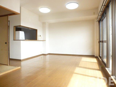 【居間・リビング】 | キングマンション鶴見 | ※別室参考画像