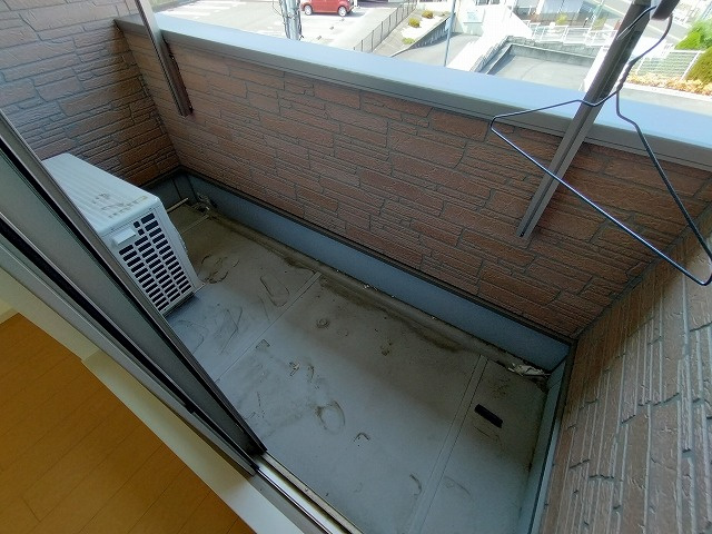 神戸市長田区平和台町２丁目のアパートのバルコニー