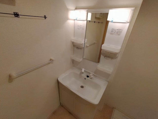 神戸市長田区平和台町２丁目のアパートの洗面所