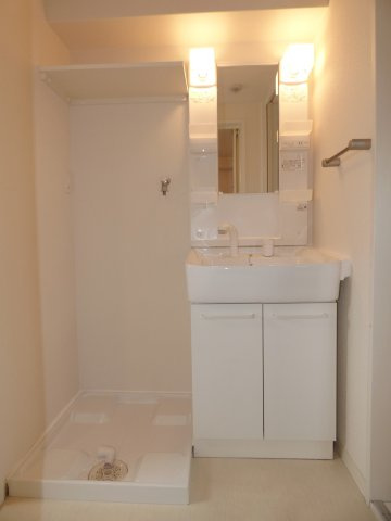 オリエンタル南堀江の独立洗面台