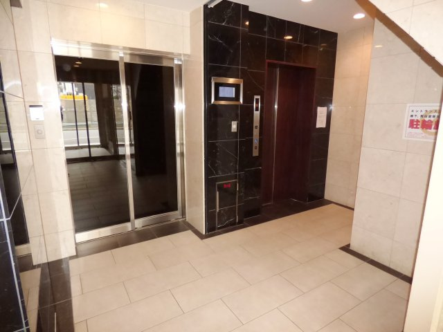 オリエンタル南堀江のエントランス