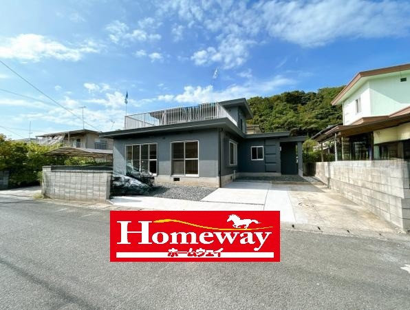 【外観】 | 仲介手数料無料！有帆小学校に通えるリフォーム済み中古住宅　山陽小野田市大字有帆　南平台 | かわいいお家になって誕生しました