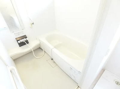 【浴室】 | ガーデンハウスＡ | 追い焚き機能、浴室乾燥機付きバス。